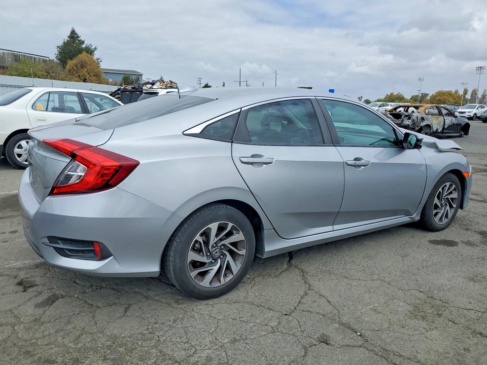 Aukcja sprzedaży 2017 Honda Civic, vin: 19XFC2F7XHE221206, numer aukcji: 69443206