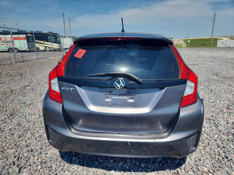 67642266 :رقم المزاد ، 3HGGK5H56FM731223 vin ، 2015 Honda Fit مزاد بيع