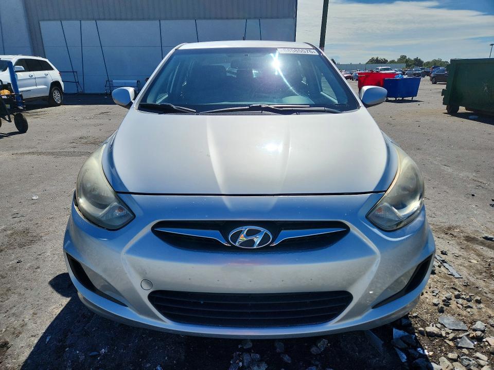 68585576 :رقم المزاد ، KMHCT5AE2DU076535 vin ، 2013 Hyundai Accent مزاد بيع