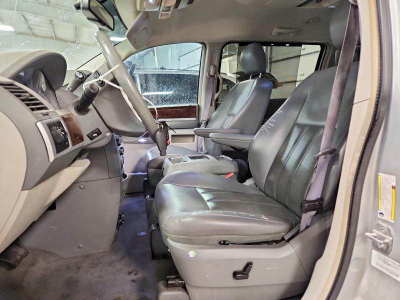 2010 Chrysler Town & Country მანქანა იყიდება აუქციონზე, vin: 2A4RR5DX7AR137746, აუქციონის ნომერი: 70301956