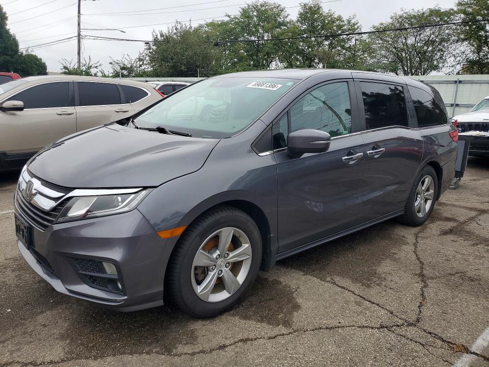 Продаж на аукціоні авто 2018 Honda Odyssey, vin: 5FNRL6H70JB073102, номер лоту: 69081386