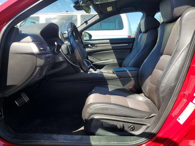 67337016 :رقم المزاد ، 1HGCV1F32KA072127 vin ، 2019 Honda Accord مزاد بيع