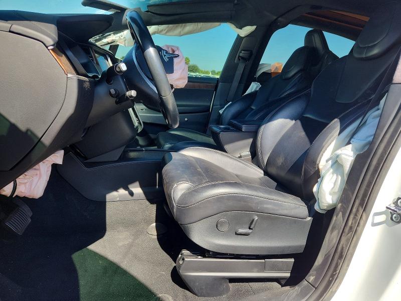 69982136 :رقم المزاد ، 5YJXCBE2XJF104512 vin ، 2018 Tesla Model X مزاد بيع