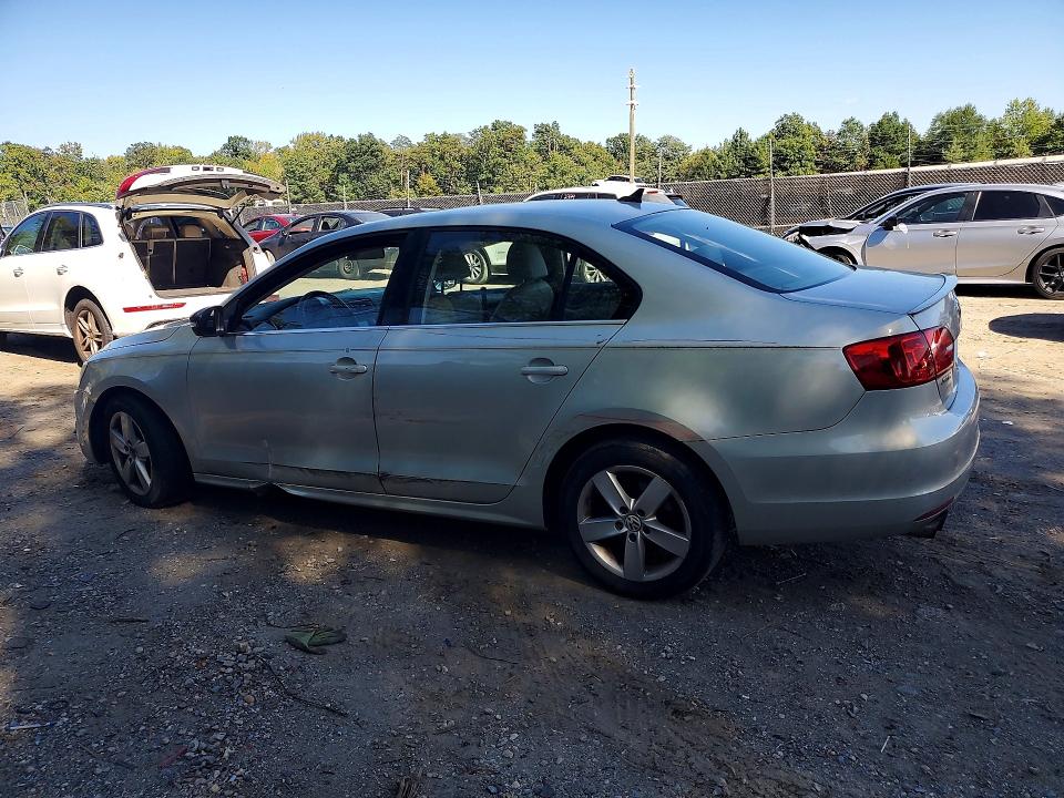 68943416 :رقم المزاد ، 3VWLL7AJXBM126514 vin ، 2011 Volkswagen Jetta مزاد بيع