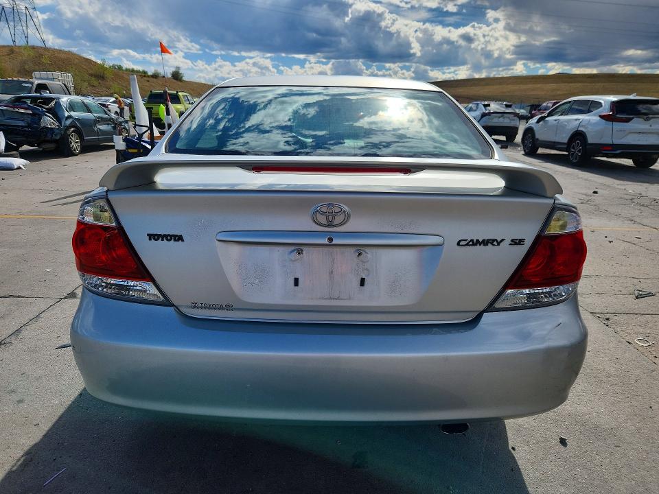 67673946 :رقم المزاد ، 4T1BE32K95U536032 vin ، 2005 Toyota Camry مزاد بيع