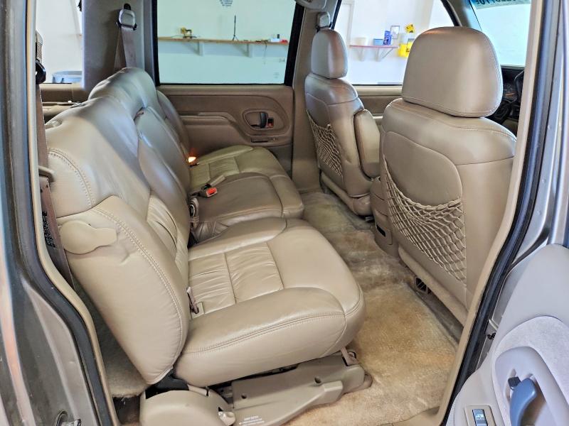Продажа на аукционе авто 1999 Gmc Suburban, vin: 3GKGK26J5XG527661, номер лота: 70229776