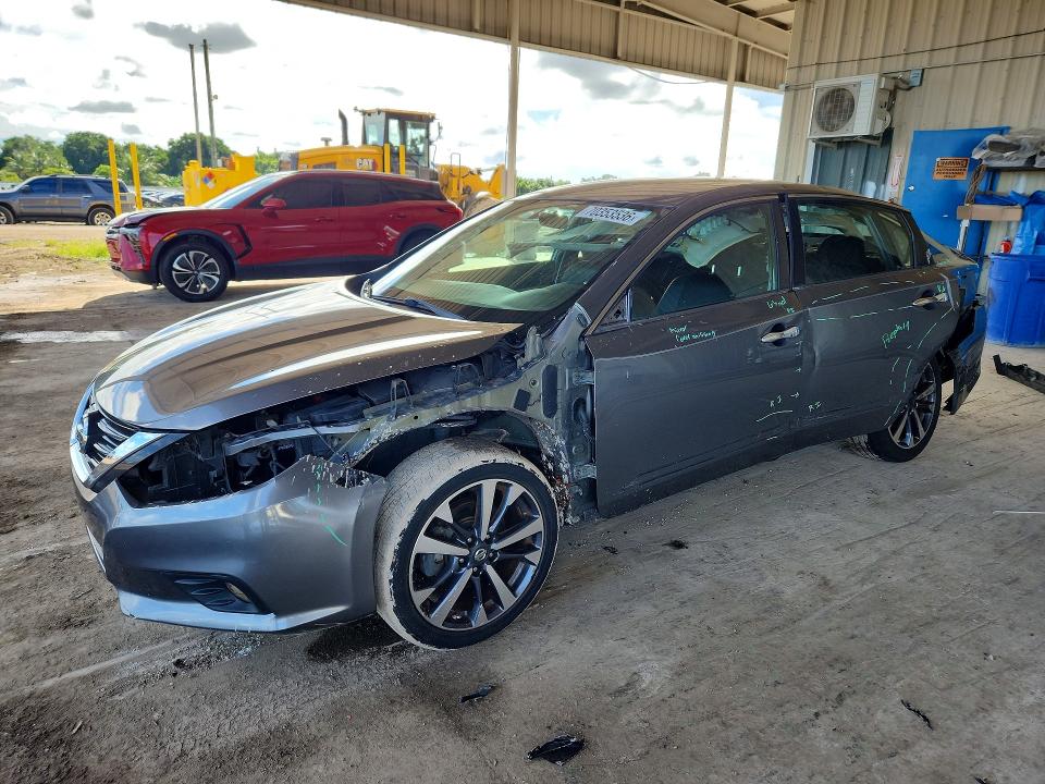 Продаж на аукціоні авто 2017 Nissan Altima, vin: 1N4AL3AP2HN353658, номер лоту: 70353536