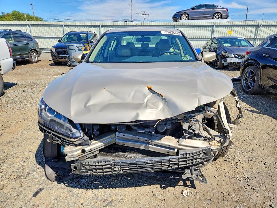 Продажа на аукционе авто 2015 Honda Accord, vin: 1HGCR2F39FA182382, номер лота: 67934826