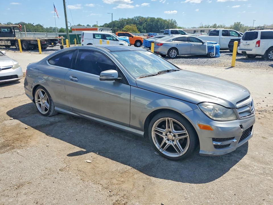 2013 Mercedes-benz C მანქანა იყიდება აუქციონზე, vin: WDDGJ4HB9DG060046, აუქციონის ნომერი: 69417276