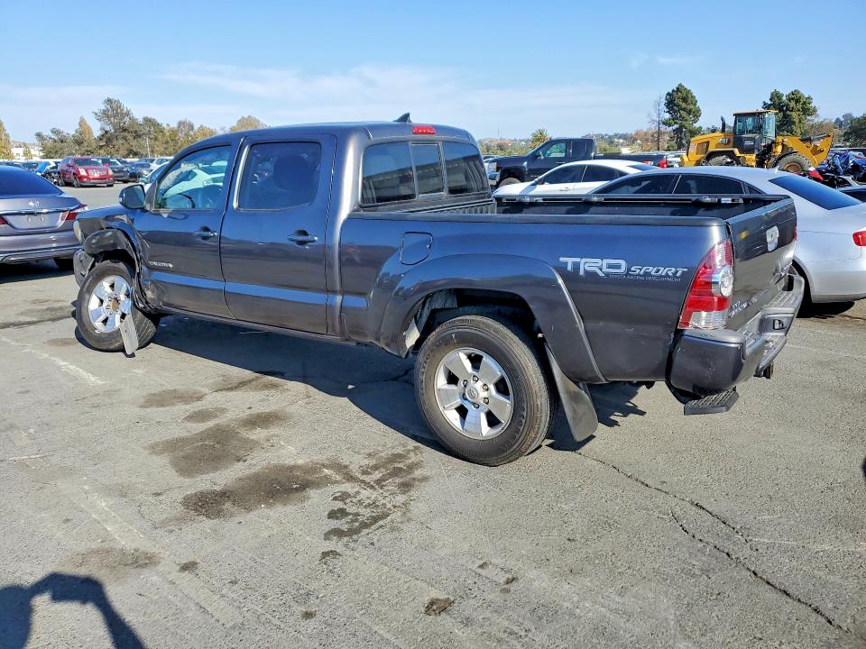 69752846 :رقم المزاد ، 5TFKU4HNXFX006733 vin ، 2015 Toyota Tacoma مزاد بيع