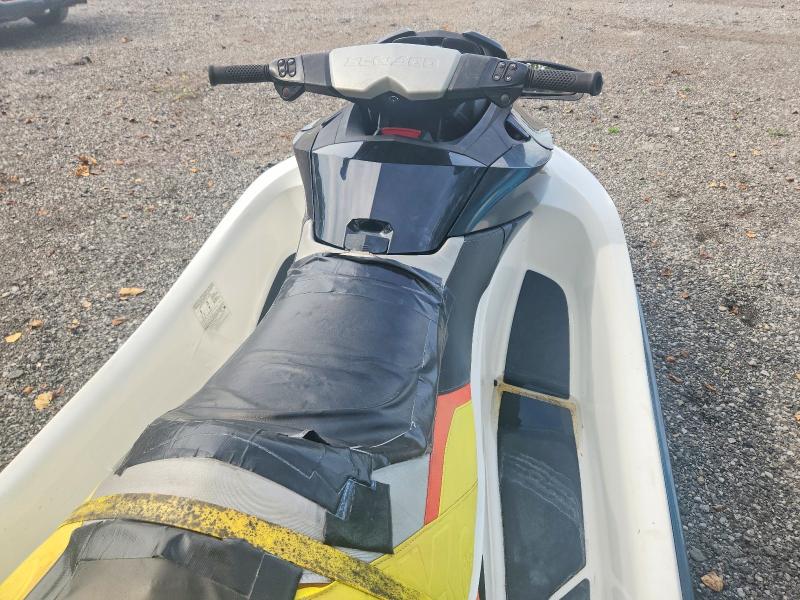 69107616 :رقم المزاد ، YDV31732D414 vin ، 2014 Sea-doo Jet Ski مزاد بيع
