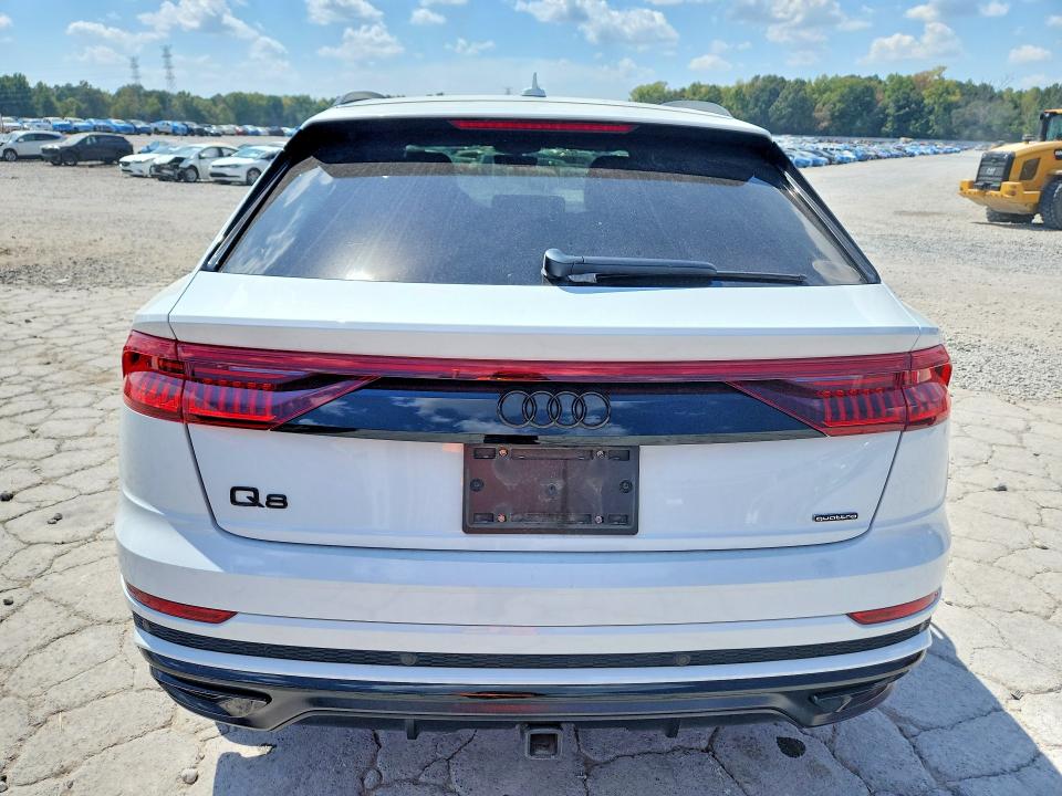 68224846 :رقم المزاد ، WA1EVAF18MD032443 vin ، 2021 Audi Q8 مزاد بيع