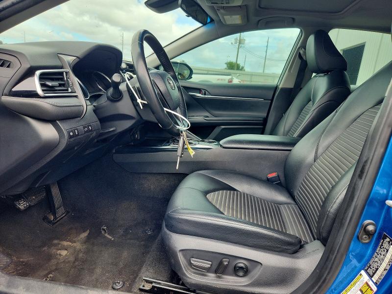 66852696 :رقم المزاد ، 4T1B11HK7JU054421 vin ، 2018 Toyota Camry مزاد بيع
