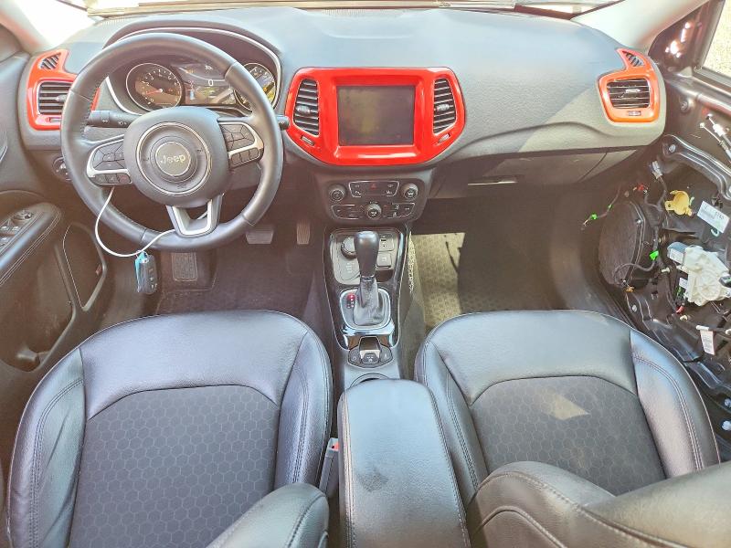 67845606 :رقم المزاد ، 3C4NJDBB6JT304155 vin ، 2018 Jeep Compass مزاد بيع