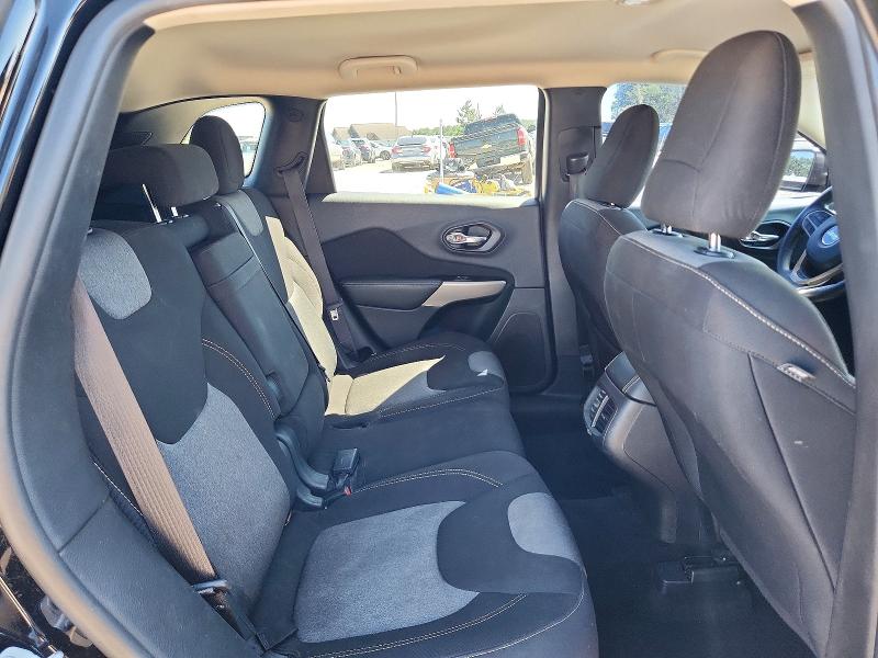 Продаж на аукціоні авто 2018 Jeep Cherokee, vin: 1C4PJLCB4JD503809, номер лоту: 69229926