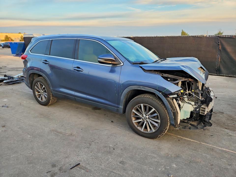 Продаж на аукціоні авто 2019 Toyota Highlander, vin: 5TDKZRFH7KS366067, номер лоту: 70631156