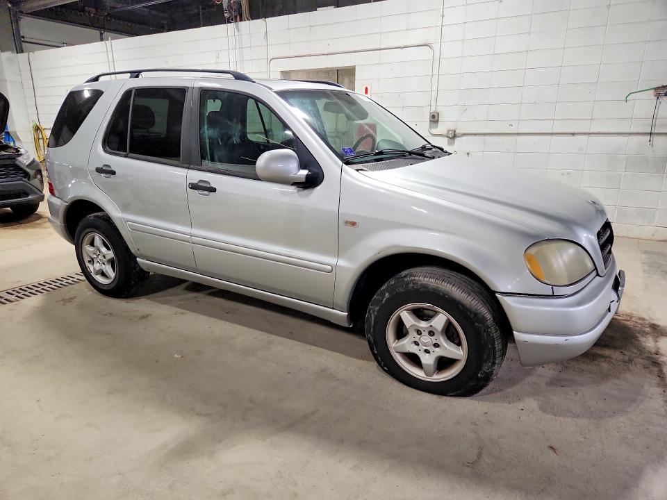 70500446 :رقم المزاد ، 4JGAB54E91A288948 vin ، 2001 Mercedes-benz Ml مزاد بيع