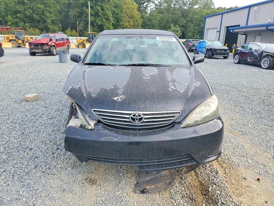 69622896 :رقم المزاد ، 4T1BE30K45U594455 vin ، 2005 Toyota Camry مزاد بيع