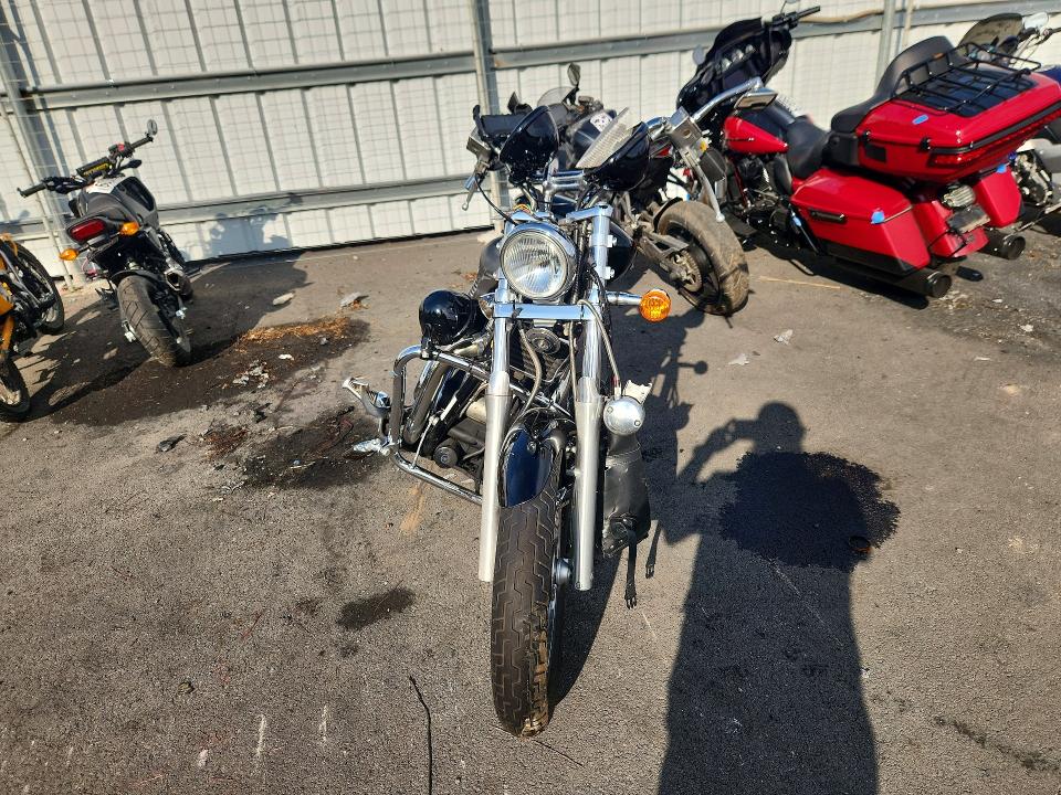 67907026 :رقم المزاد ، JS1VX51L352102244 vin ، 2005 Suzuki Vs1400 مزاد بيع