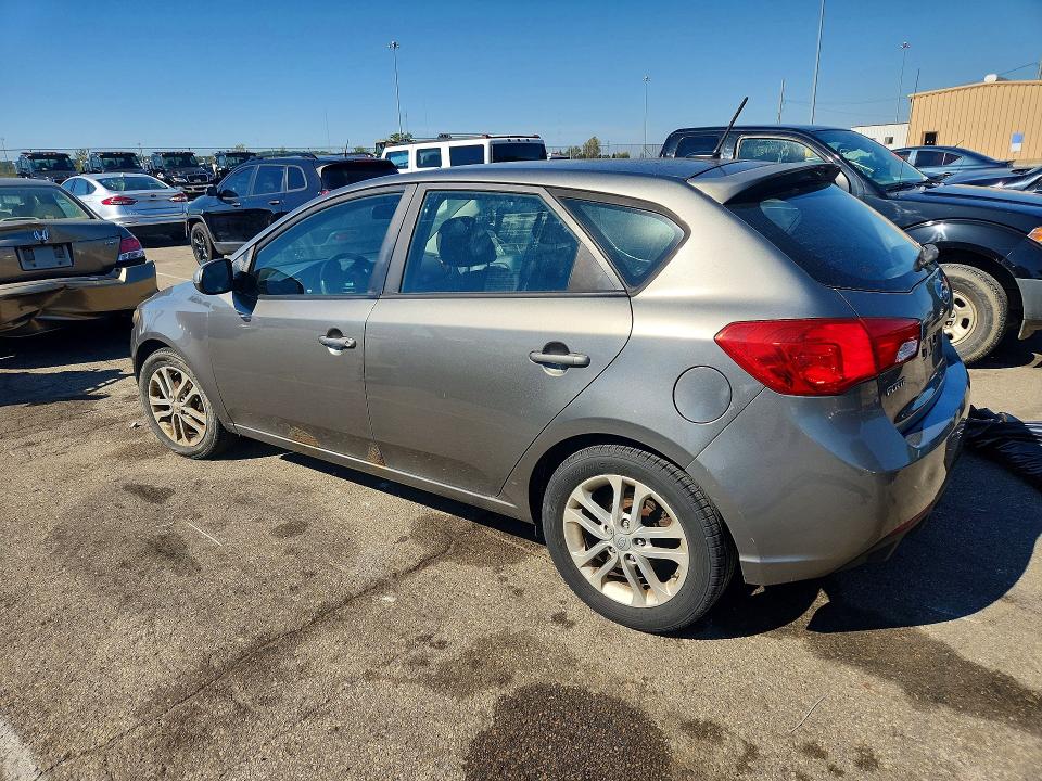 2011 Kia Forte5 მანქანა იყიდება აუქციონზე, vin: KNAFU5A21B5386880, აუქციონის ნომერი: 70996066
