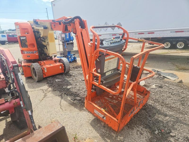 2008 Jlg E300ajp მანქანა იყიდება აუქციონზე, vin: 0300127584, აუქციონის ნომერი: 64196856