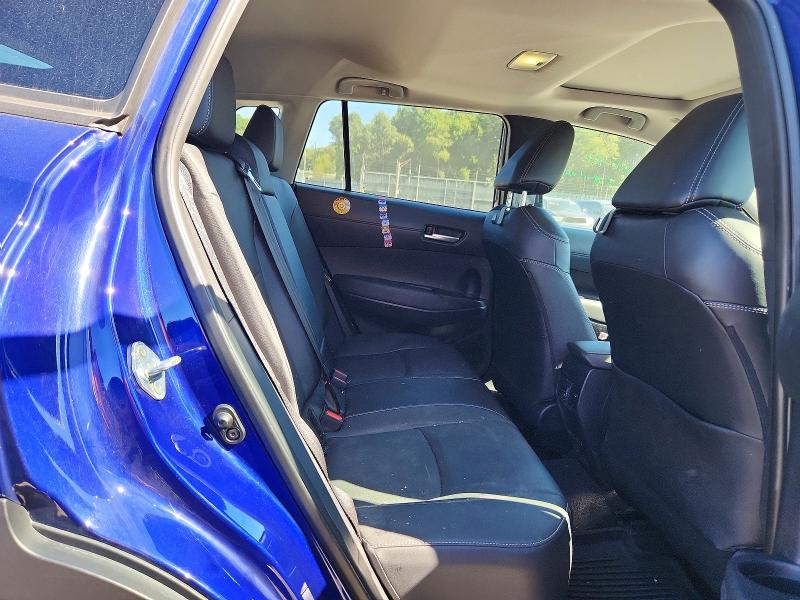 67773276 :رقم المزاد ، 7MUDAABG2NV032053 vin ، 2022 Toyota Corolla Cross مزاد بيع