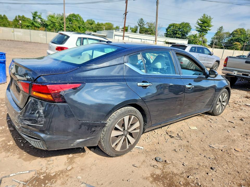 2021 Nissan Altima მანქანა იყიდება აუქციონზე, vin: 1N4BL4DV4MN300877, აუქციონის ნომერი: 68407506