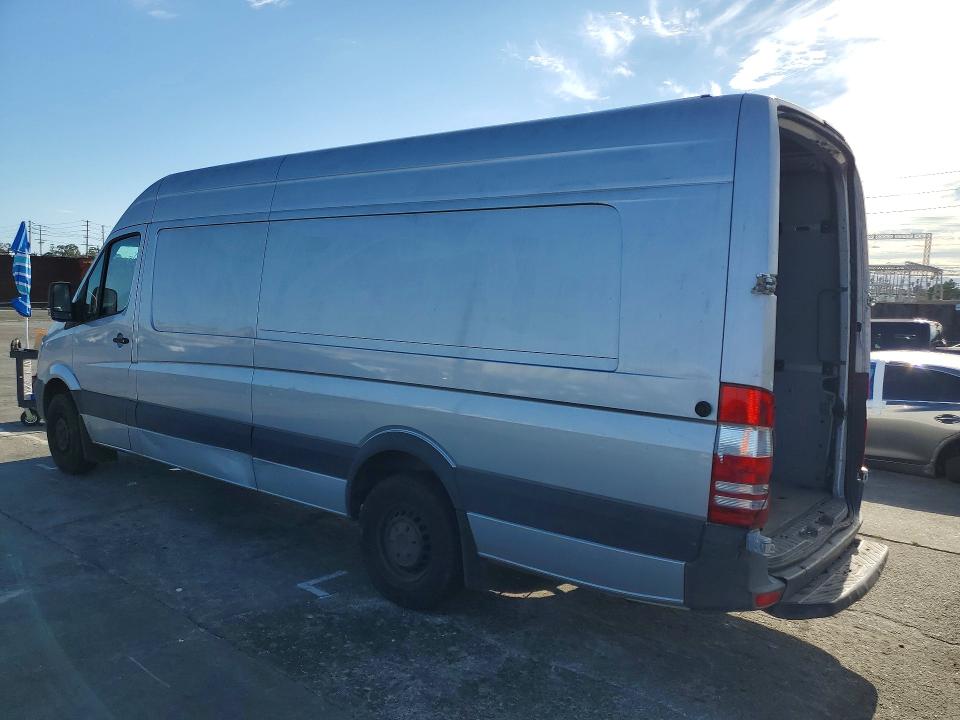 68393336 :رقم المزاد ، WD3PE8CD8HP557264 vin ، 2017 Mercedes-benz Sprinter مزاد بيع
