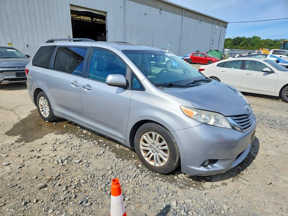 Продаж на аукціоні авто 2015 Toyota Sienna, vin: 5TDYK3DC3FS563844, номер лоту: 68236706
