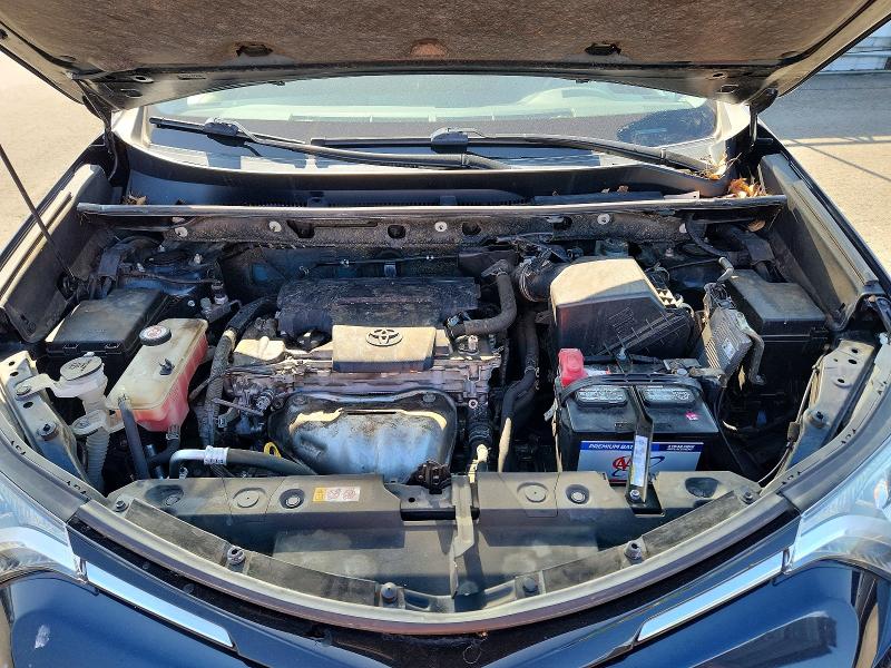 2018 Toyota Rav4 მანქანა იყიდება აუქციონზე, vin: JTMZFREV0JJ176086, აუქციონის ნომერი: 70357486