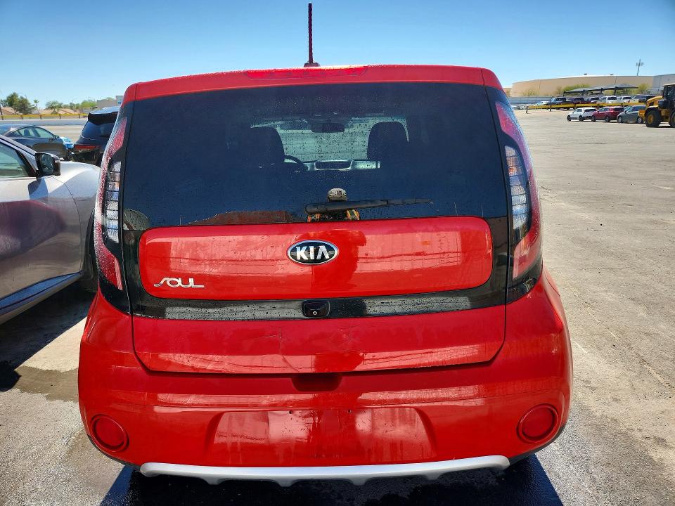 2018 Kia Soul მანქანა იყიდება აუქციონზე, vin: KNDJP3A54J7620080, აუქციონის ნომერი: 70326446