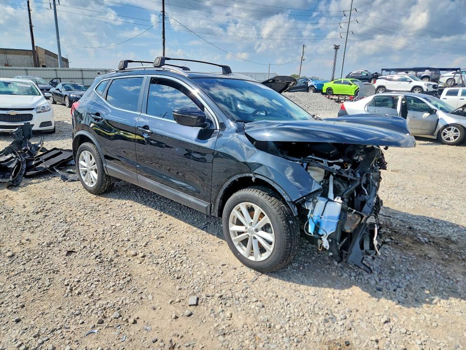 68185086 :رقم المزاد ، JN1BJ1CR7JW205600 vin ، 2018 Nissan Rogue Sport مزاد بيع
