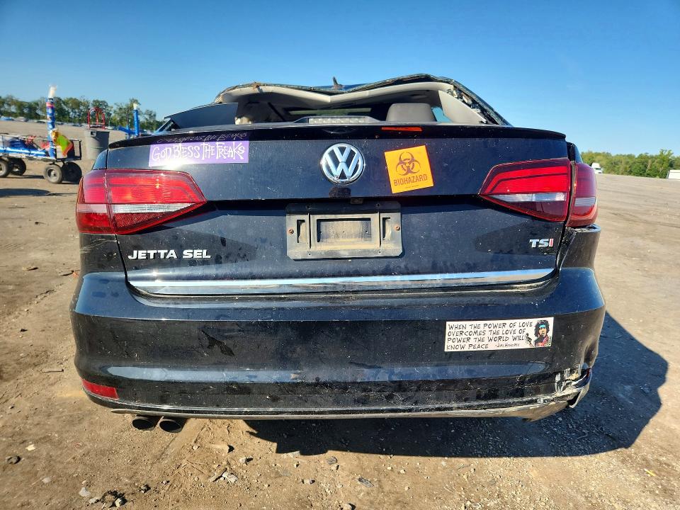 68950446 :رقم المزاد ، 3VWL17AJ9HM239367 vin ، 2017 Volkswagen Jetta مزاد بيع