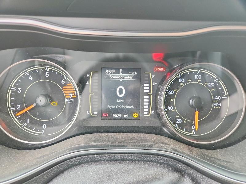 67827386 :رقم المزاد ، 1C4PJLCB4LD606506 vin ، 2020 Jeep Cherokee مزاد بيع