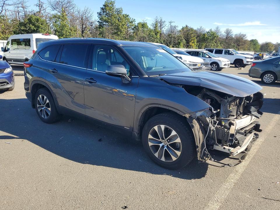 69815896 :رقم المزاد ، 5TDGBRCH6MS524173 vin ، 2021 Toyota Highlander مزاد بيع