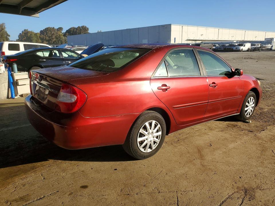 70958406 :رقم المزاد ، JTDBE32K020092420 vin ، 2002 Toyota Camry مزاد بيع
