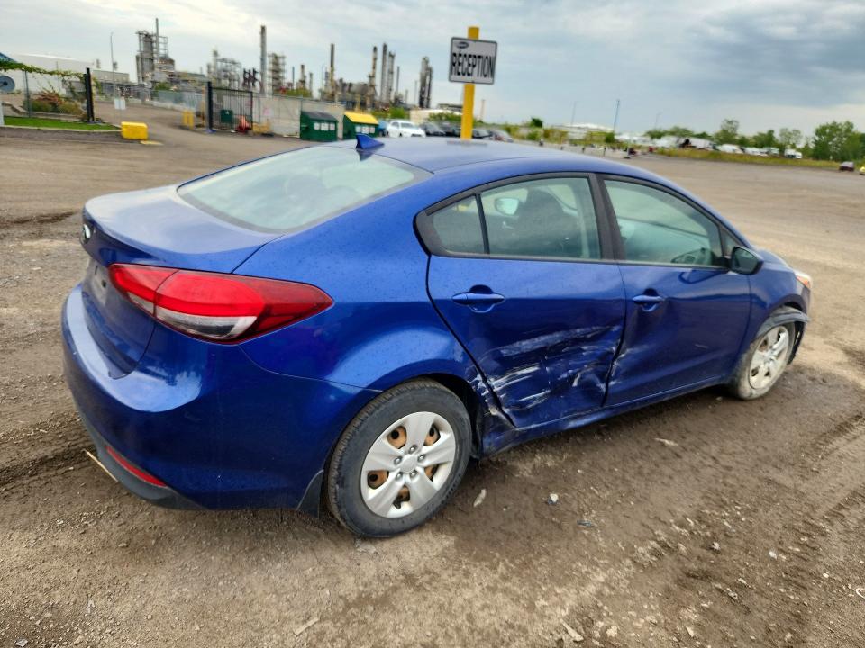 2017 Kia Forte მანქანა იყიდება აუქციონზე, vin: 3KPFK4A77HE089589, აუქციონის ნომერი: 68157036