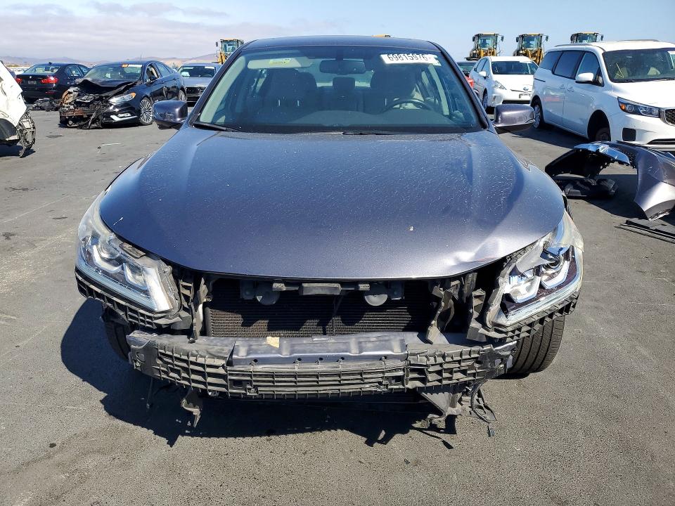 69815976 :رقم المزاد ، 1HGCR2F87HA206273 vin ، 2017 Honda Accord مزاد بيع