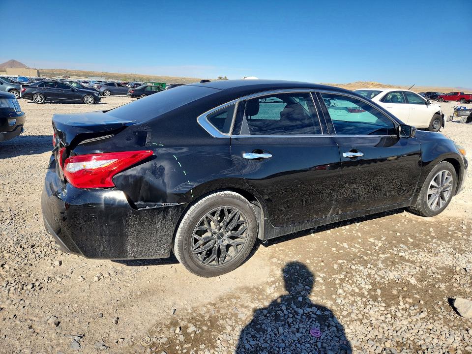 Продаж на аукціоні авто 2017 Nissan Altima, vin: 1N4AL3AP3HC132940, номер лоту: 70126546