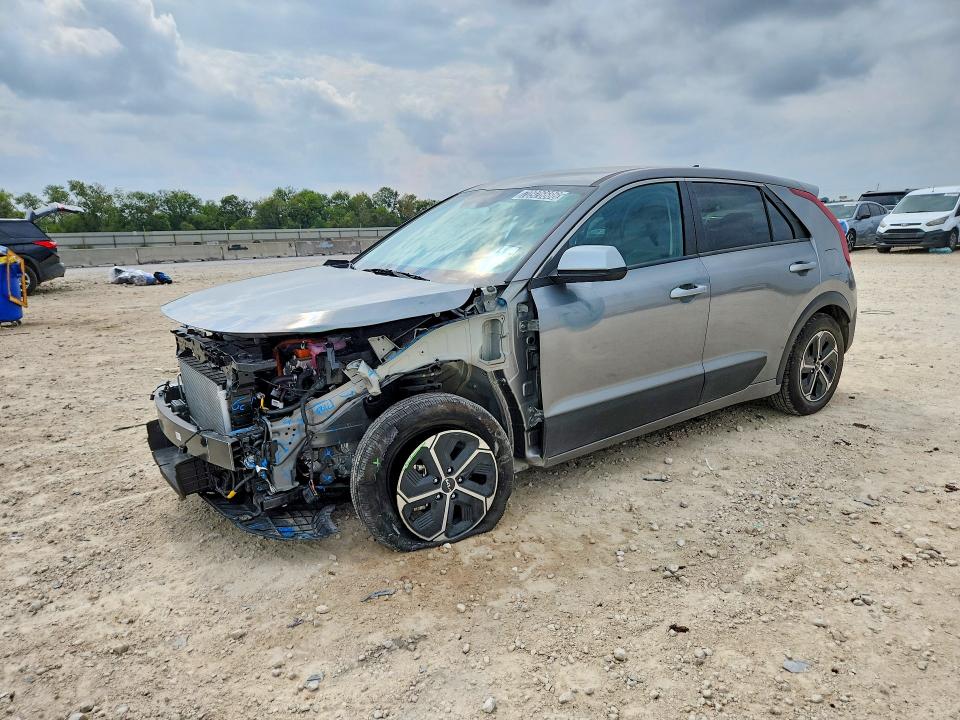 Auction sale of the 2026 Kia Niro, vin: KNDCP3LE2T5358645, lot number: 70926686