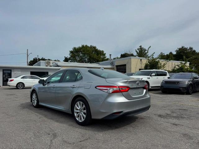 71096876 :رقم المزاد ، 4T1B11HK9KU796255 vin ، 2019 Toyota Camry مزاد بيع