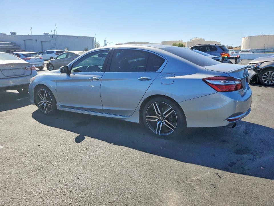 Aukcja sprzedaży 2017 Honda Accord, vin: 1HGCR2F57HA137302, numer aukcji: 69337856