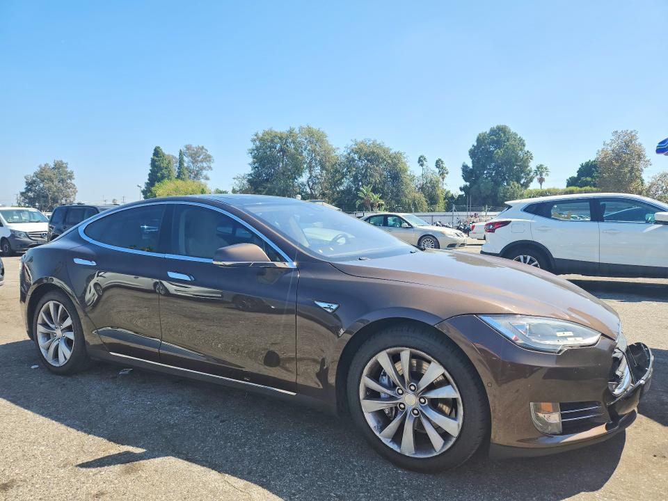 Продажа на аукционе авто 2014 Tesla Model S, vin: 5YJSA1H16EFP61004, номер лота: 65957876