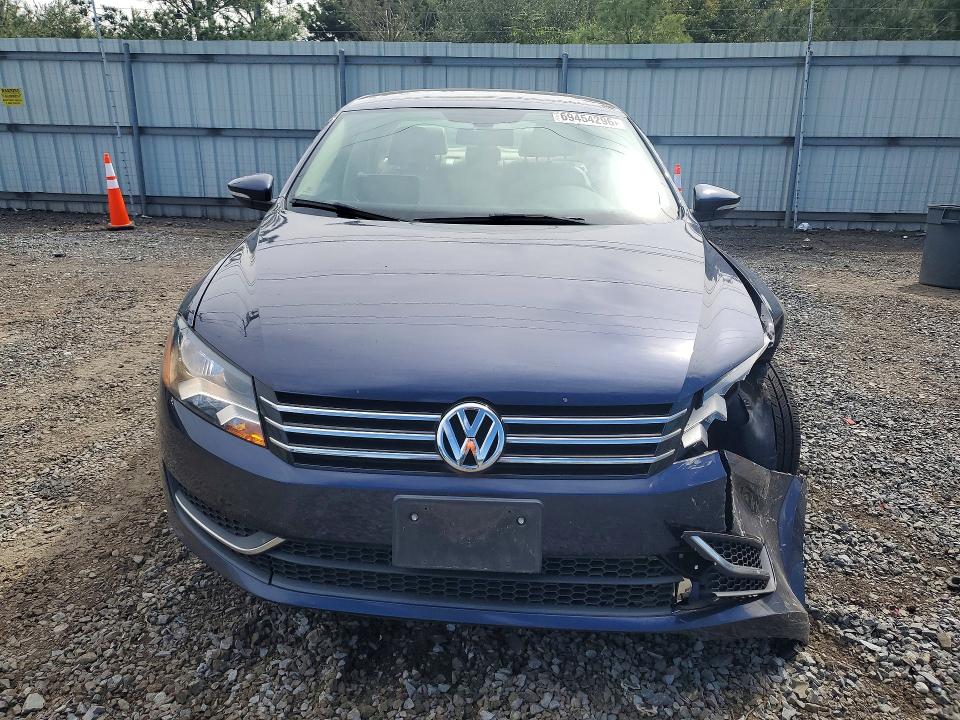 69454296 :رقم المزاد ، 1VWBP7A32CC052462 vin ، 2012 Volkswagen Passat مزاد بيع
