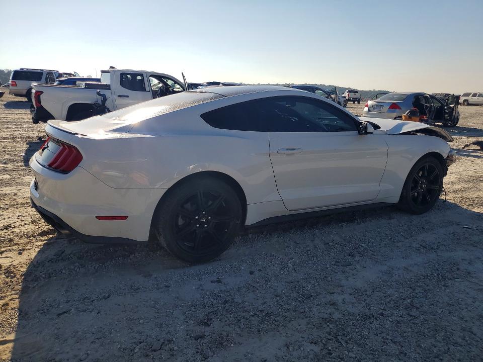 68714156 :رقم المزاد ، 1FA6P8TH8J5158814 vin ، 2018 Ford Mustang مزاد بيع