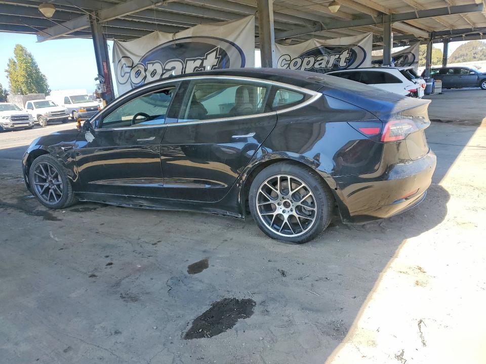 69455756 :رقم المزاد ، 5YJ3E1EB1JF144433 vin ، 2018 Tesla Model 3 مزاد بيع