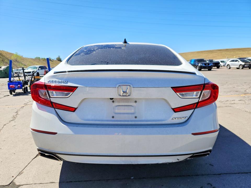 68072736 :رقم المزاد ، 1HGCV1F33NA110002 vin ، 2022 Honda Accord مزاد بيع