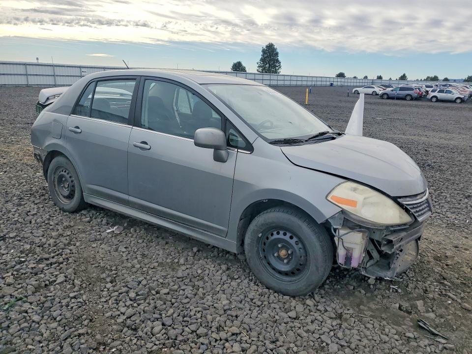 68262436 :رقم المزاد ، 3N1BC11E68L385436 vin ، 2008 Nissan Versa مزاد بيع