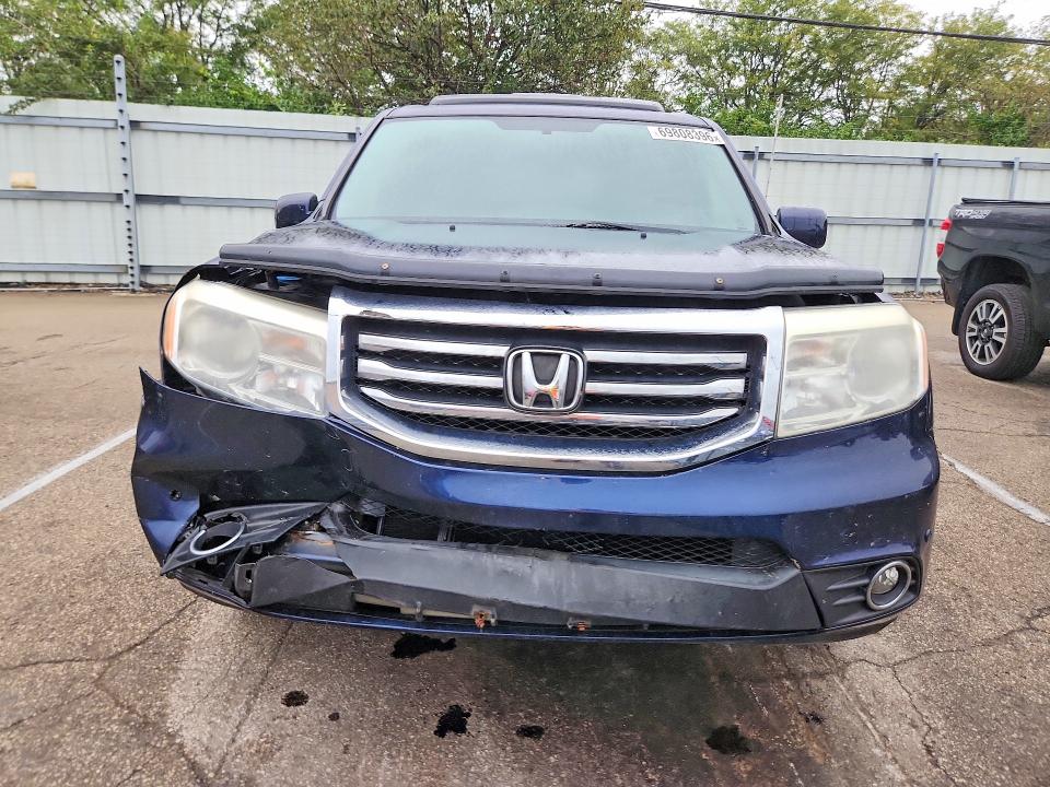 69808396 :رقم المزاد ، 5FNYF4H98FB062946 vin ، 2015 Honda Pilot مزاد بيع