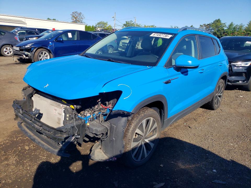 67492736 :رقم المزاد ، 3VVLX7B26NM092950 vin ، 2022 Volkswagen Taos مزاد بيع